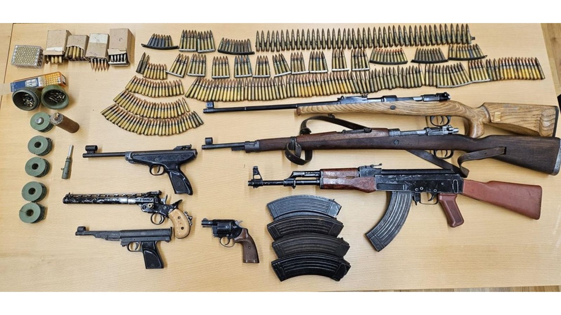 Kod Imoćanina u kući pronađen arsenal oružja