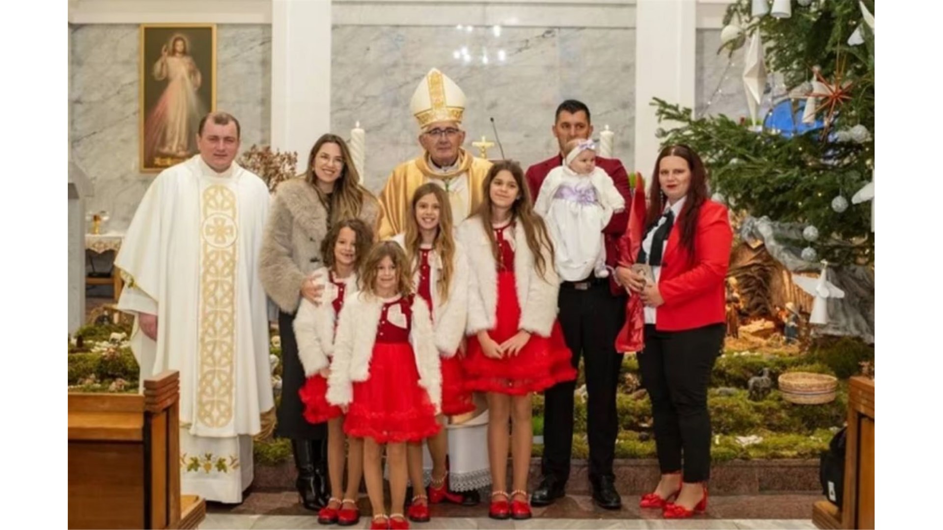 Biskup Majić krstio peto dijete u obitelji Bolotin