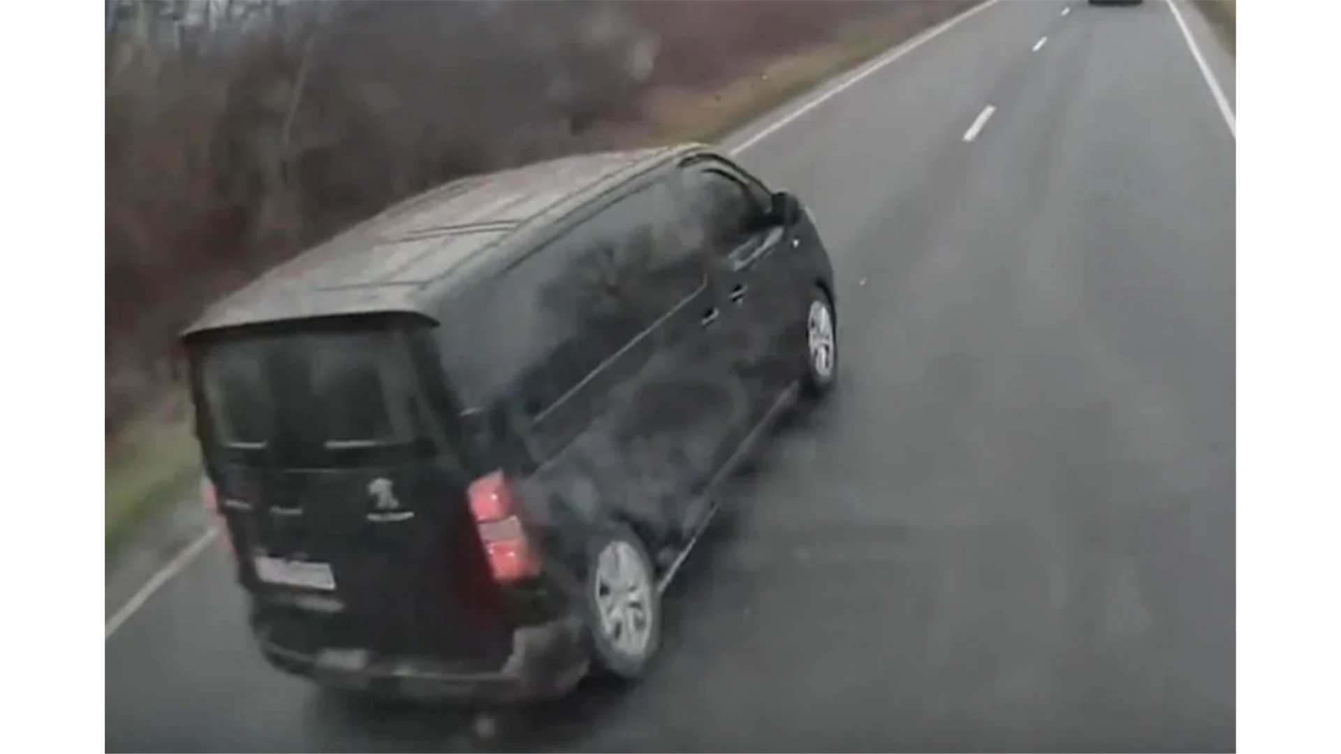 Procurili detalji stravične nesreće grčkih navijača: Preživjeli otkrio ključni trenutak prije tragedije