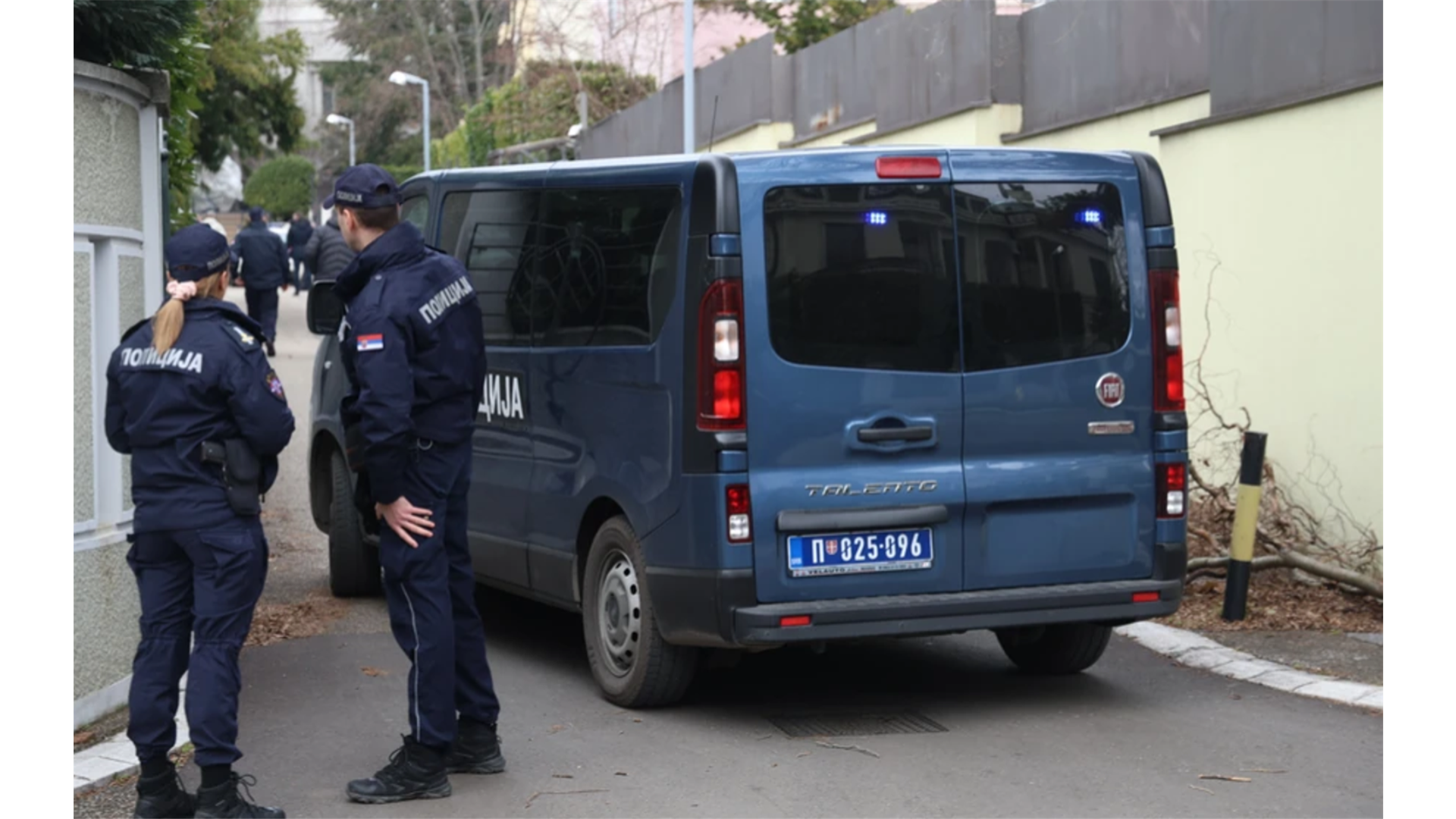 Na kuću Zdravka Čolića bačena bomba