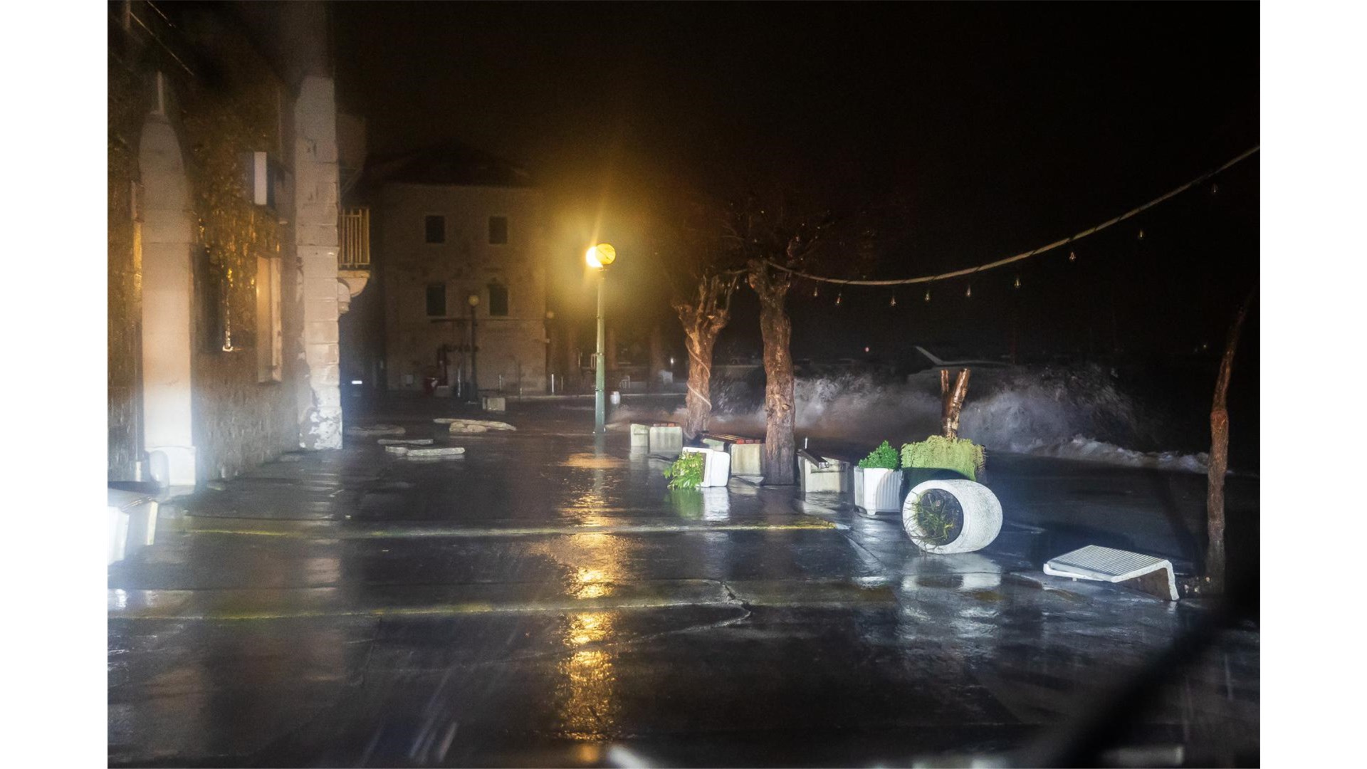 FOTO: Besana noć u Dalmaciji, ovo se ne pamti već desetljećima...