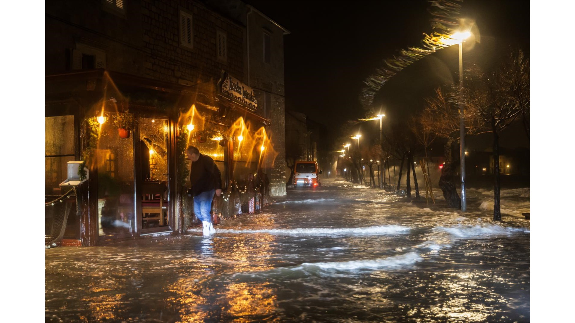 FOTO: Besana noć u Dalmaciji, ovo se ne pamti već desetljećima...