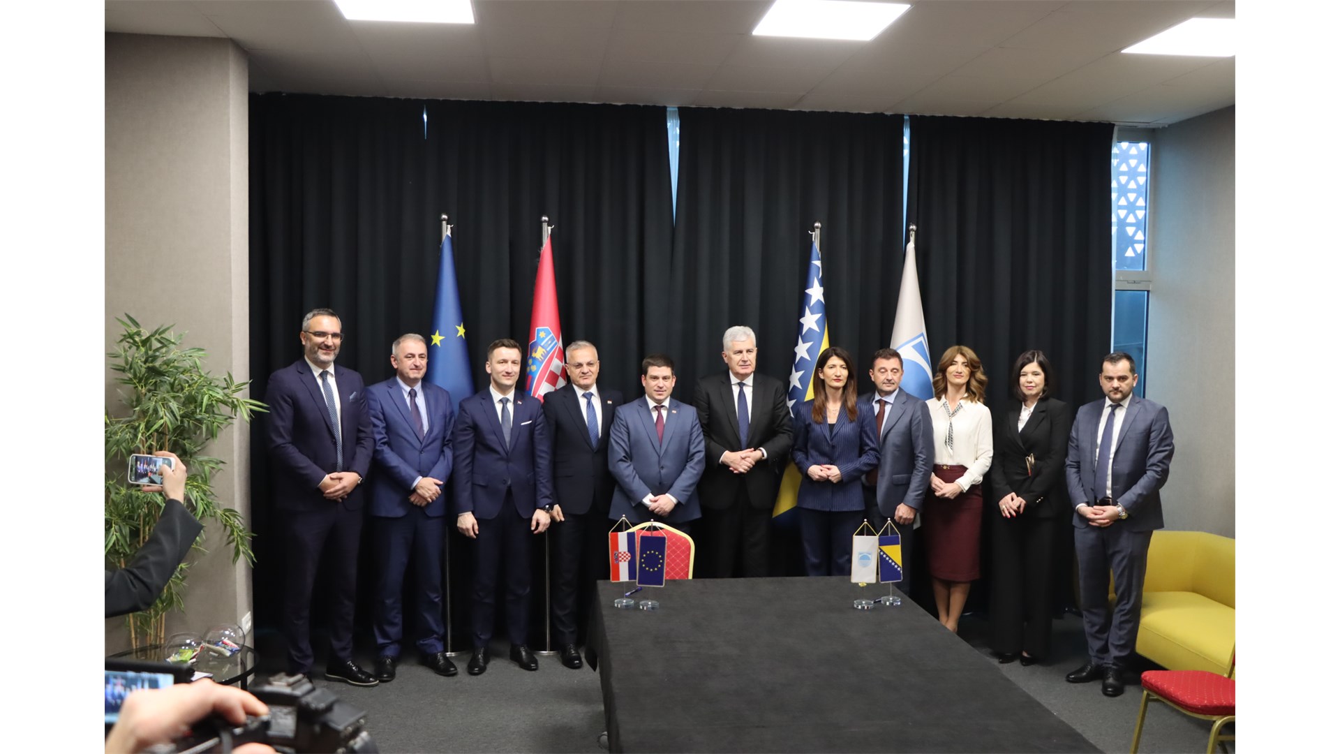 U Zračnoj luci Mostar potpisani ugovori vrijedni 1,75 milijuna eura FOTO