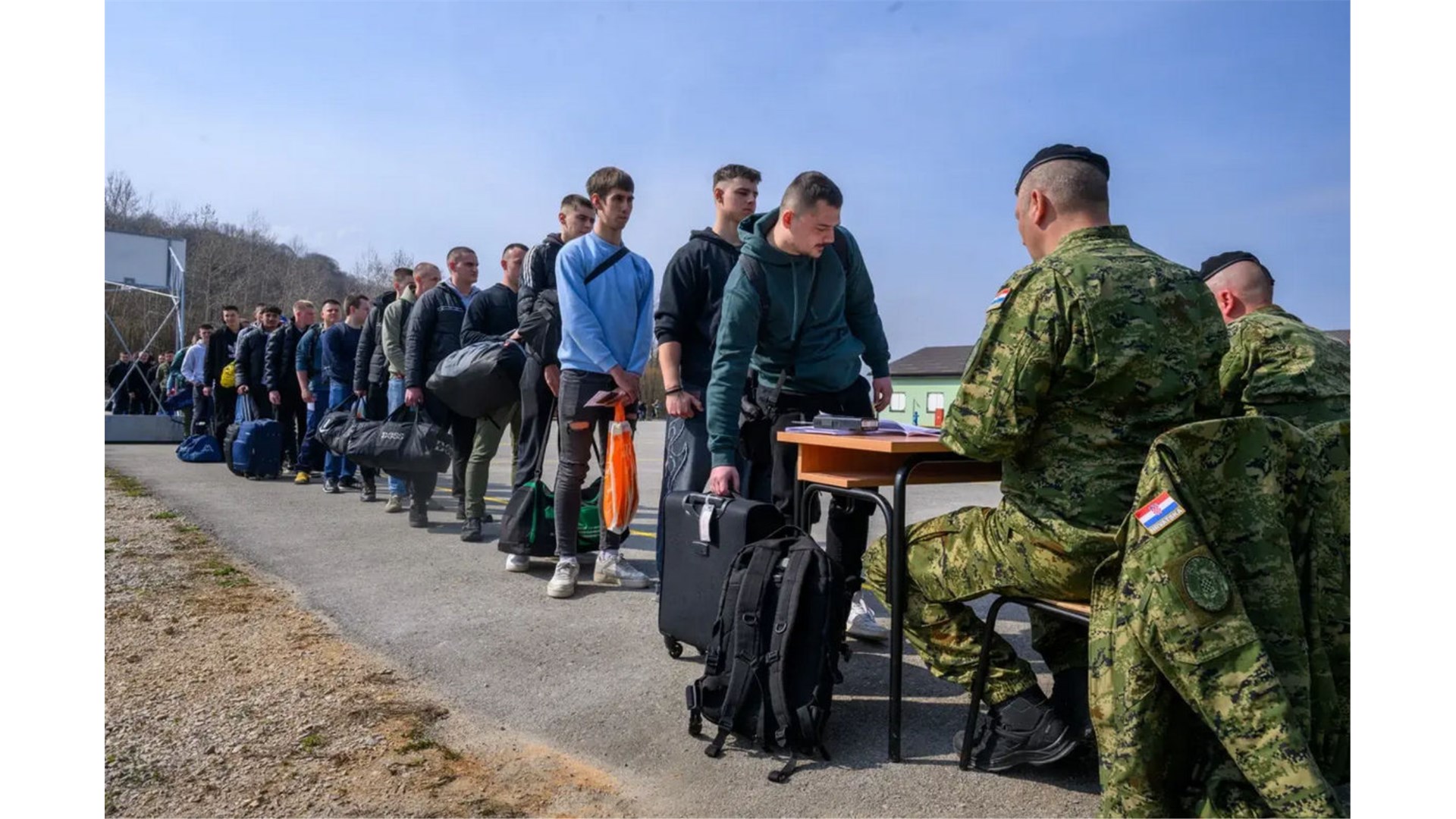 Vratio se vojni rok: Prvih 800 ročnika ušlo u hrvatske vojarne
