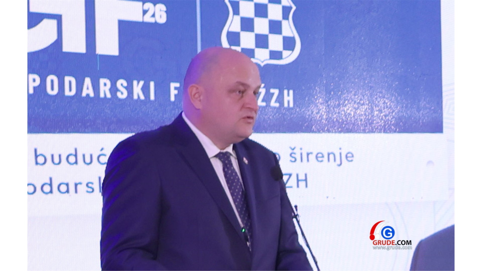 Šušnjar: Mađari moraju odlučiti kojem svijetu pripadaju