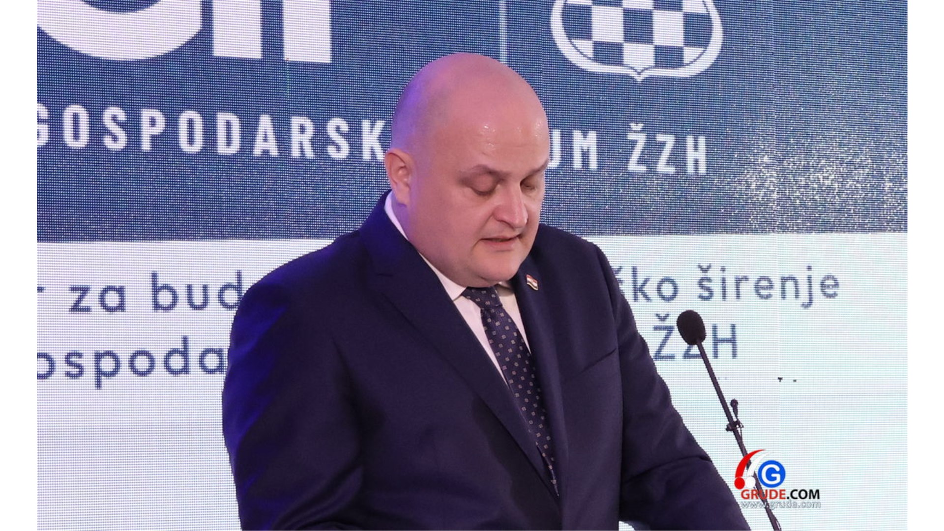 Šušnjar: Mađari moraju odlučiti kojem svijetu pripadaju