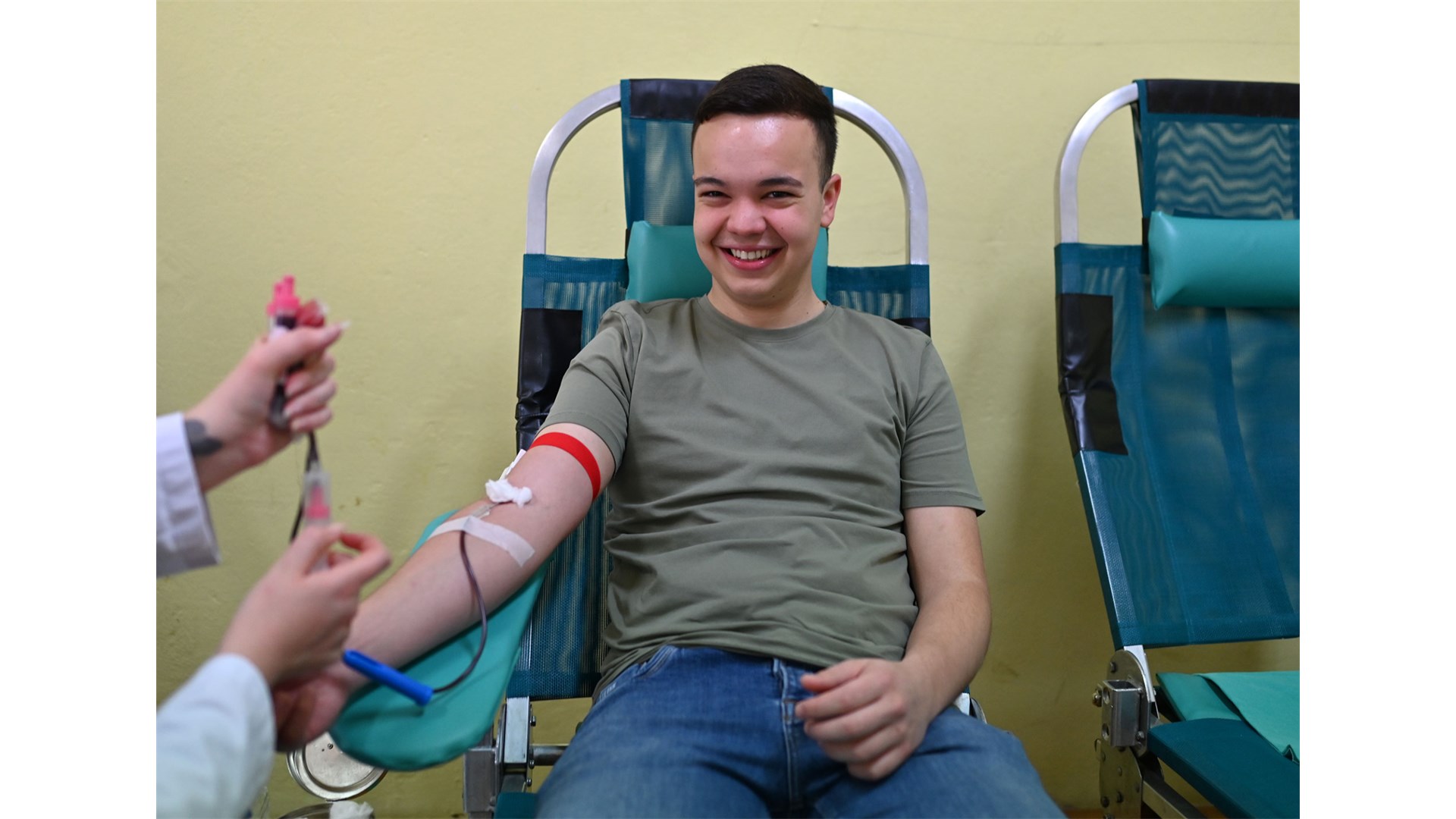 Grude: Učenici i djelatnici srednje škole darovali 30 doza krvi