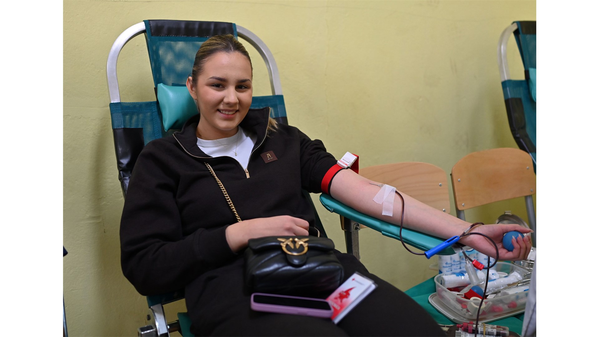 Grude: Učenici i djelatnici srednje škole darovali 30 doza krvi