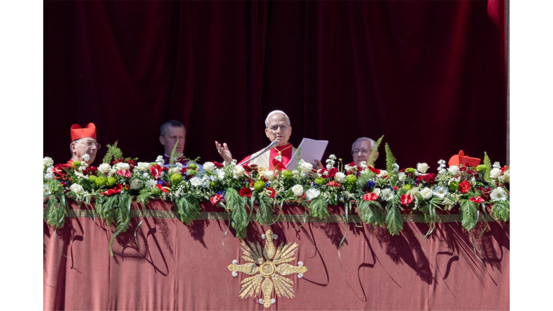 URBI ET ORBI Papa poručio: ''Tko ima oružje, neka ga položi''