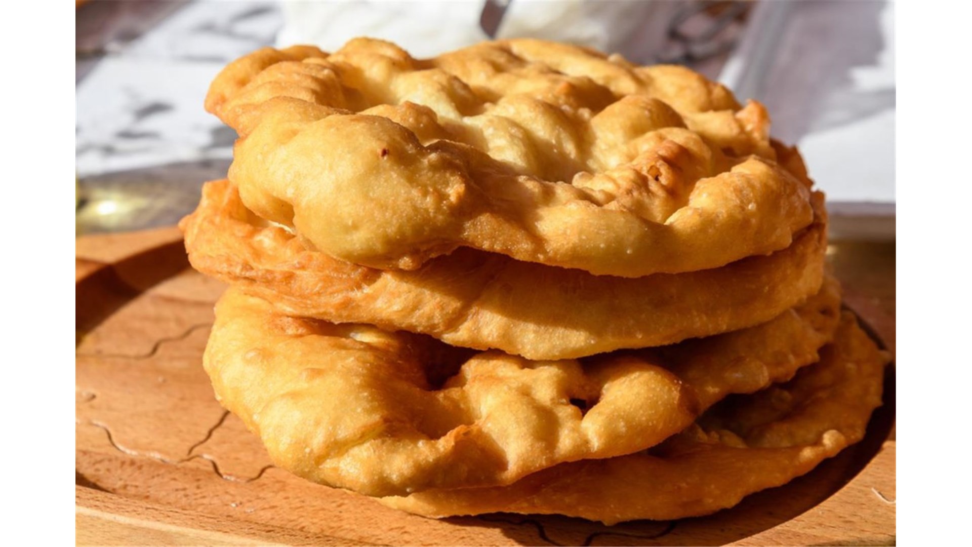 Nekoć glavno jelo na seoskim proslavama, a danas je to na - festivalima