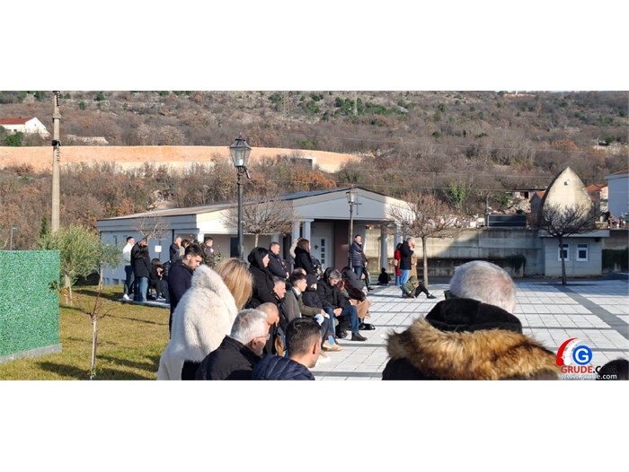 FOTO: Božić u Grudama! Fra Stanko Pavlović: Božić dočekujemo u sjeni nikad veće nesigurnosti, ali novorođeni Isus je naša najveća sigurnost