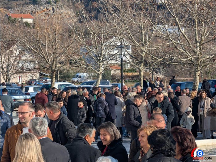 FOTO: Božić u Grudama! Fra Stanko Pavlović: Božić dočekujemo u sjeni nikad veće nesigurnosti, ali novorođeni Isus je naša najveća sigurnost