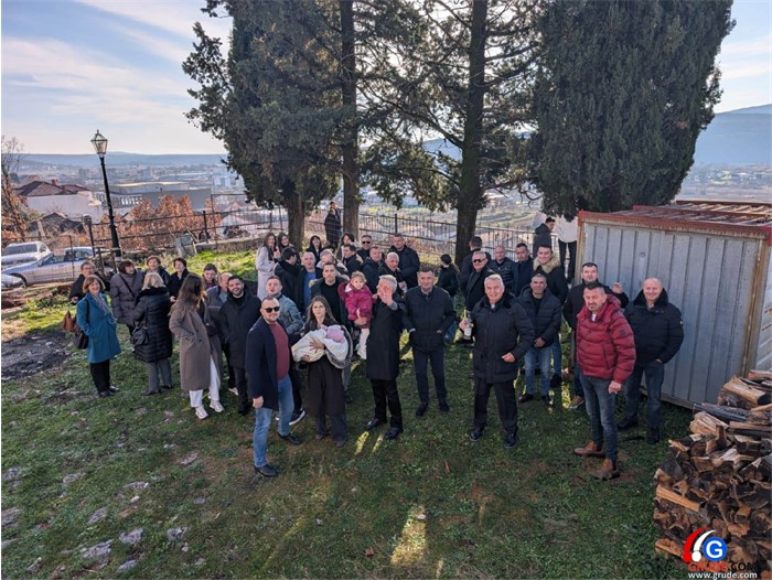 FOTO: Božić u Grudama! Fra Stanko Pavlović: Božić dočekujemo u sjeni nikad veće nesigurnosti, ali novorođeni Isus je naša najveća sigurnost