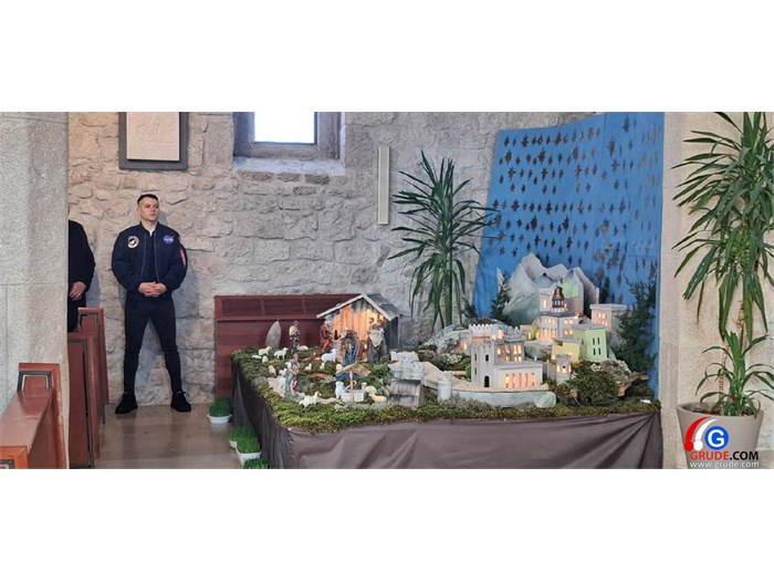 FOTO: Božić u Grudama! Fra Stanko Pavlović: Božić dočekujemo u sjeni nikad veće nesigurnosti, ali novorođeni Isus je naša najveća sigurnost