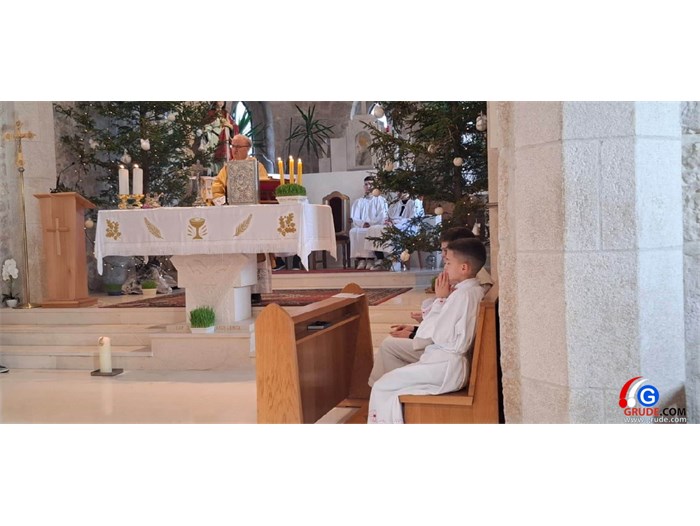 FOTO: Božić u Grudama! Fra Stanko Pavlović: Božić dočekujemo u sjeni nikad veće nesigurnosti, ali novorođeni Isus je naša najveća sigurnost