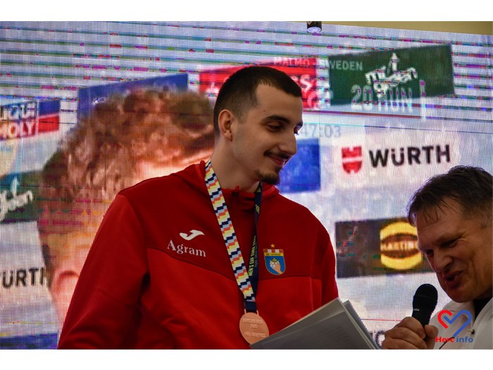 FOTO: Evo kako je bilo u Ljubuškom, zlatni rukometaši s broncom oko vrata osvojili su srca svih