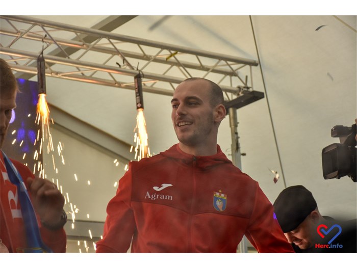 FOTO: Evo kako je bilo u Ljubuškom, zlatni rukometaši s broncom oko vrata osvojili su srca svih