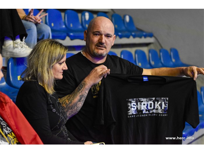 (FOTOGALERIJA) Thompson: Moje podrijetlo je iz Hercegovine!