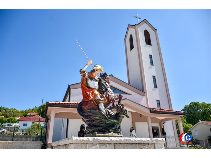 FOTO: DRAGIĆINA više od stoljeća pod zaštitom SVETOG JURE! Fra Luka: Velike stvari u životu traže žrtvu 