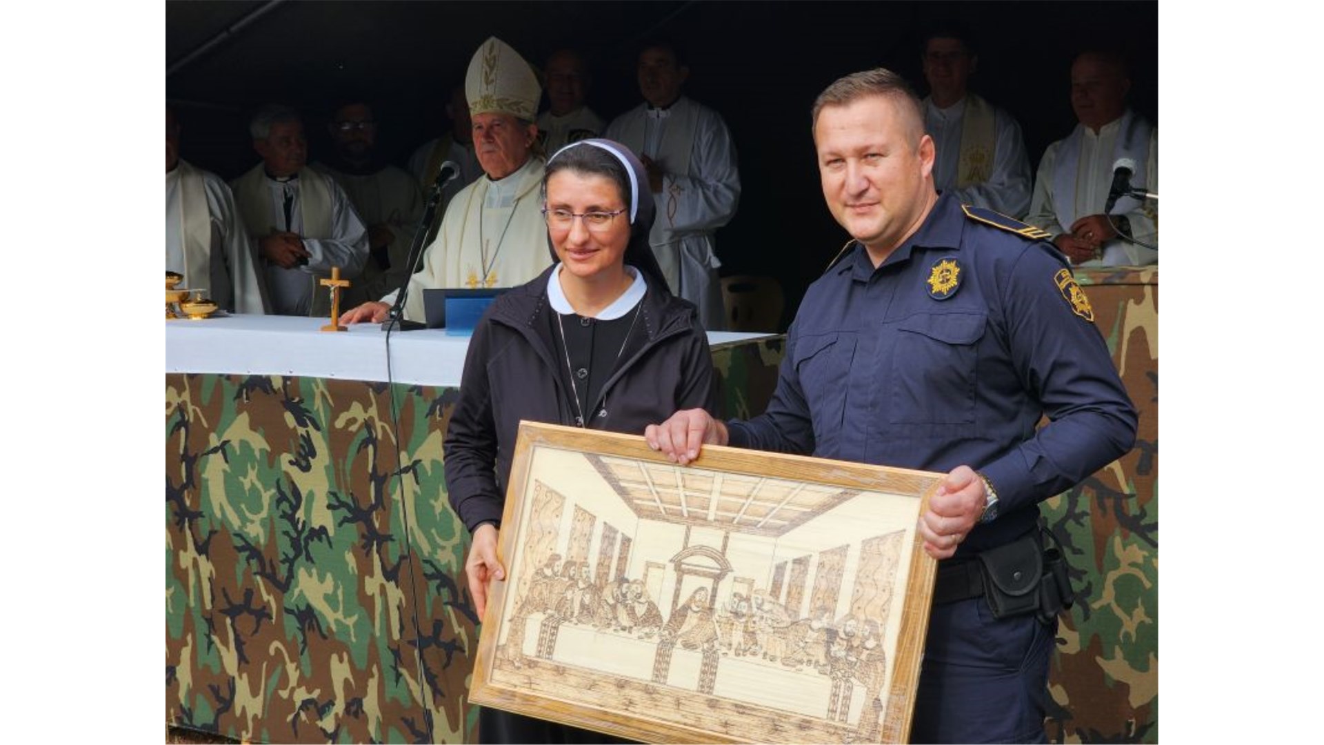 FOTO: Je li nadbiskup Vukšić s Bobovca poslao snažnu poruku Plenkoviću i Milanoviću!?